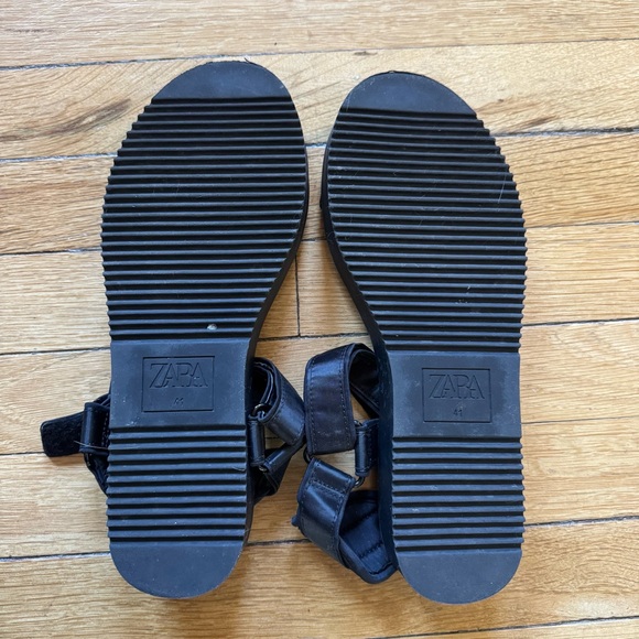 Zara Black Strappy Sandals Teva Style - Picture 6 of 7